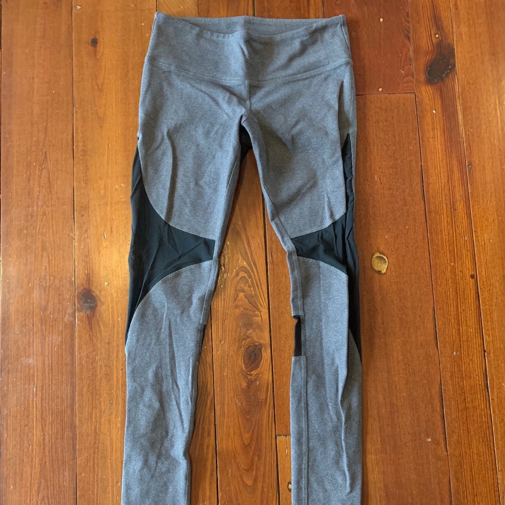 ALO yoga side mesh leggings, size M